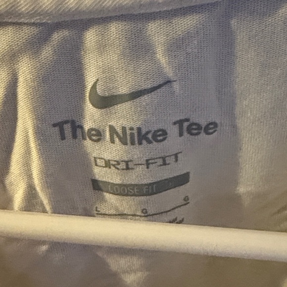 Nike Pro White and Pink Cropped Tee - Picture 2 of 3